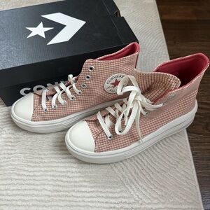 New Women’s Gingham Chuck Taylor Converse